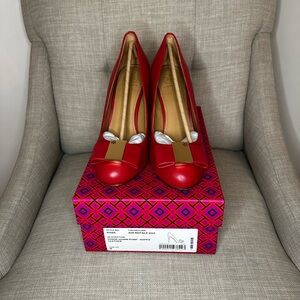 Tory Burch Chase 100MM Pump - Nappa Leather in Kir Royal size U.S. 9